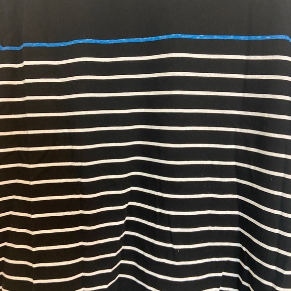 Mossimo Supply Co. Black and White Short Sleeve Tee - Picture 4 of 4